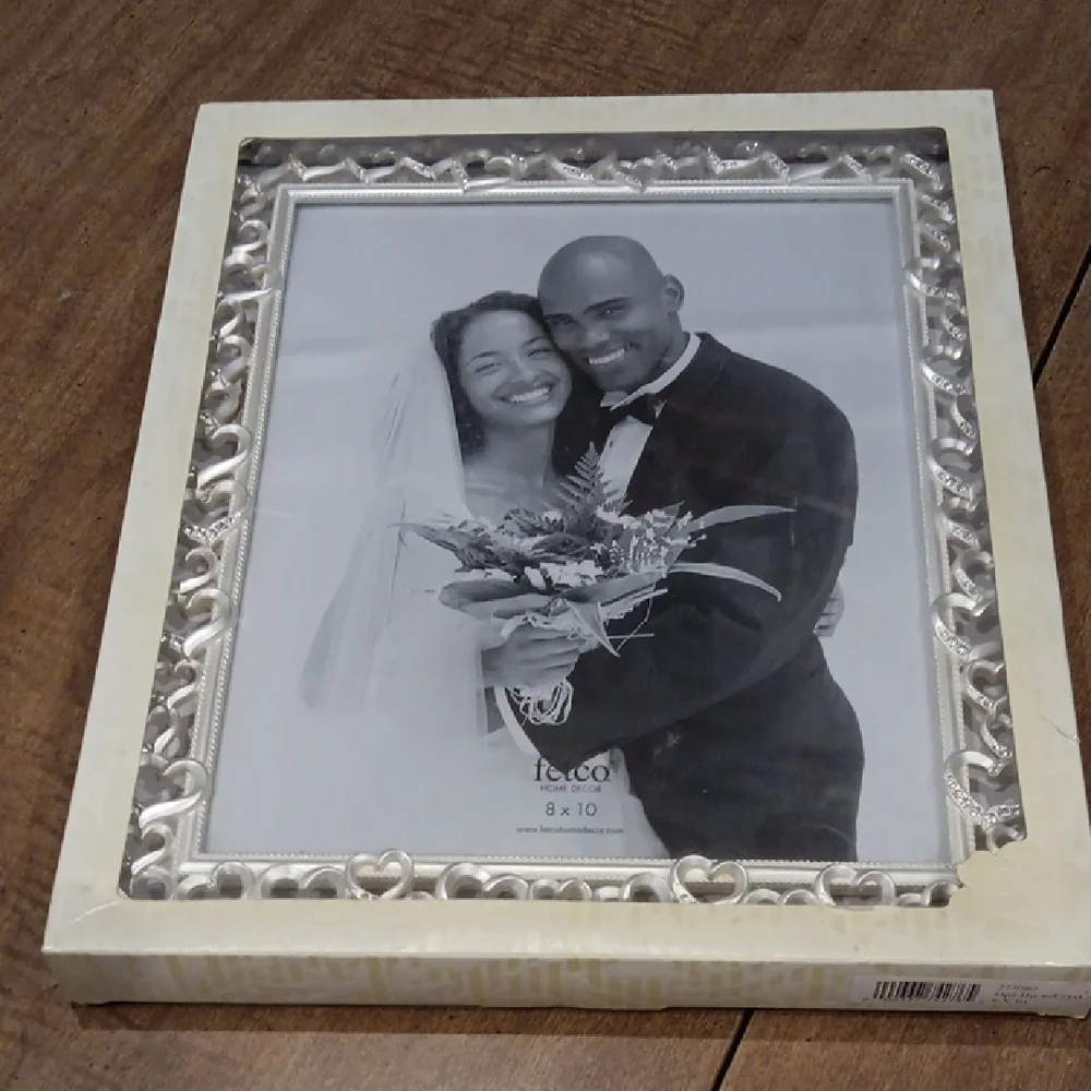 Fetco Silver Heart-Trim Photo Frame